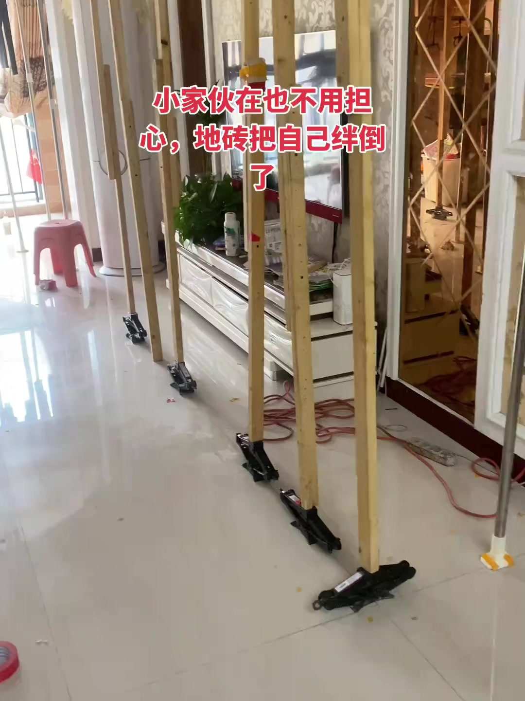 墙砖翘起怎么办视频教程(家里的墙砖翘起来了怎么修补) 墙砖翘起怎么办视频教程(家里的墙砖翘起来了怎么修补)